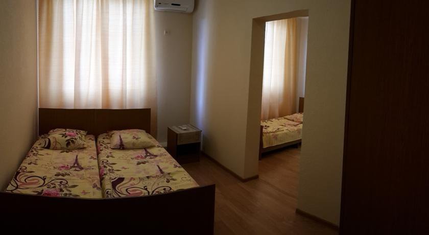 Гостиница Гостевой дом на Ленинградской улице Сочи